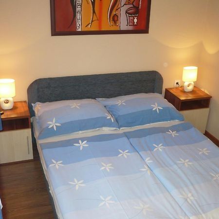 Eszter Apartmanhaz Hajdúszoboszló Zewnętrze zdjęcie