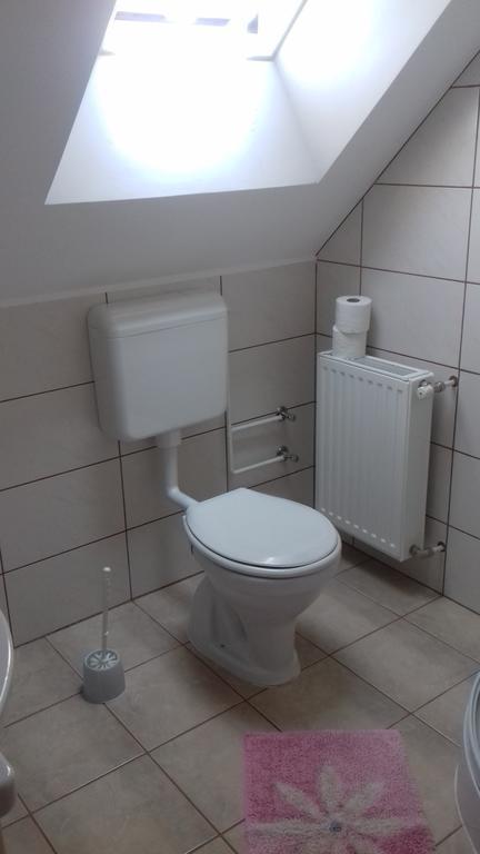 Eszter Apartmanhaz Hajdúszoboszló Zewnętrze zdjęcie