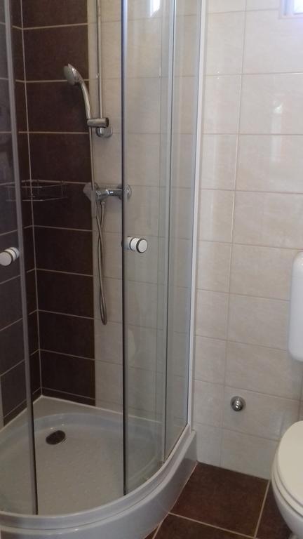 Eszter Apartmanhaz Hajdúszoboszló Zewnętrze zdjęcie