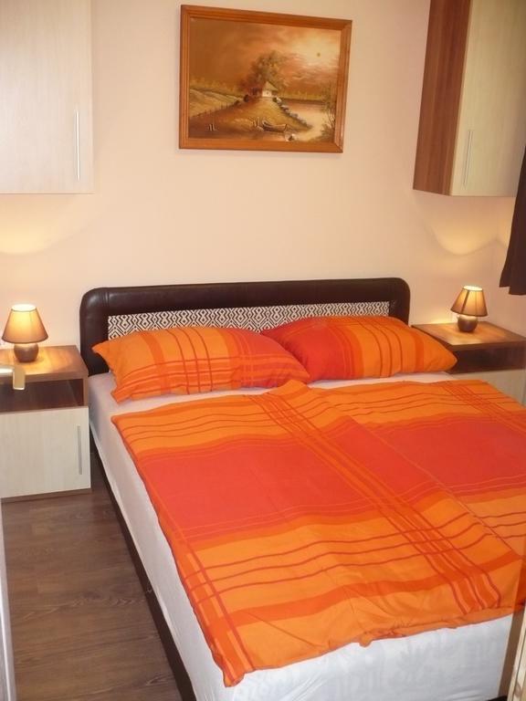 Eszter Apartmanhaz Hajdúszoboszló Zewnętrze zdjęcie