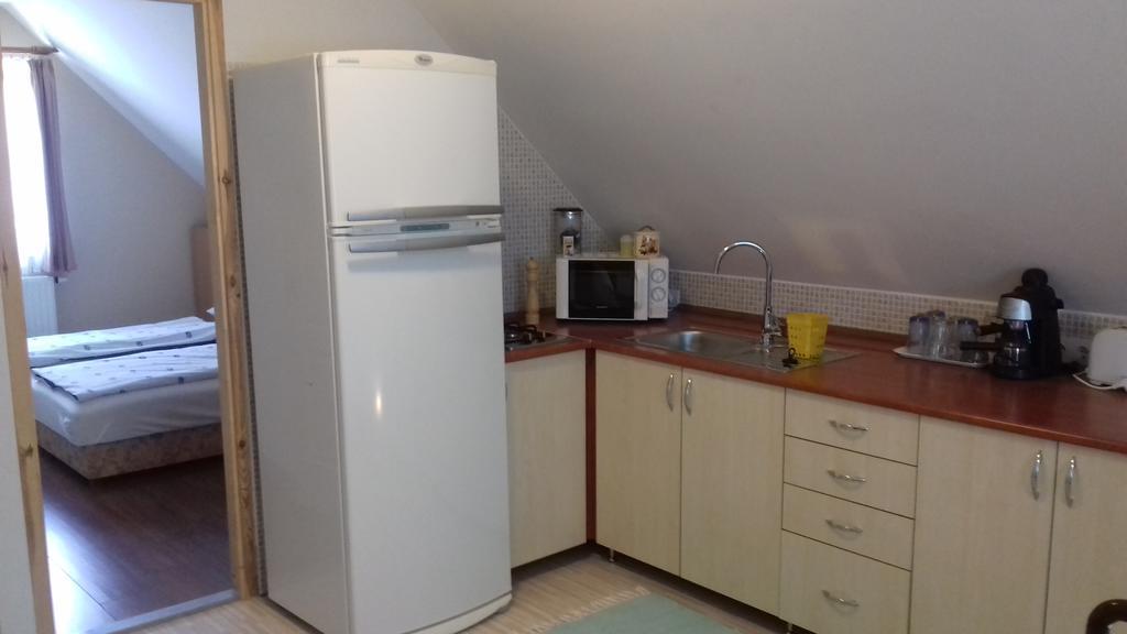 Eszter Apartmanhaz Hajdúszoboszló Zewnętrze zdjęcie
