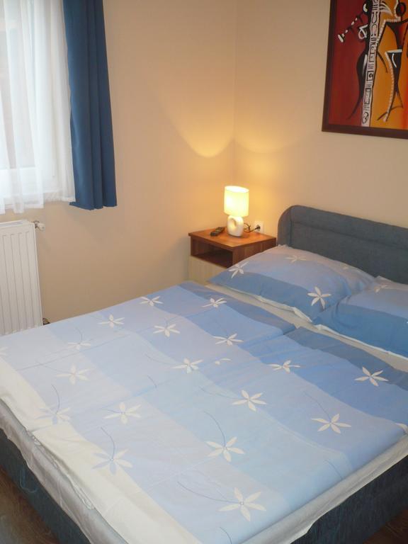 Eszter Apartmanhaz Hajdúszoboszló Zewnętrze zdjęcie