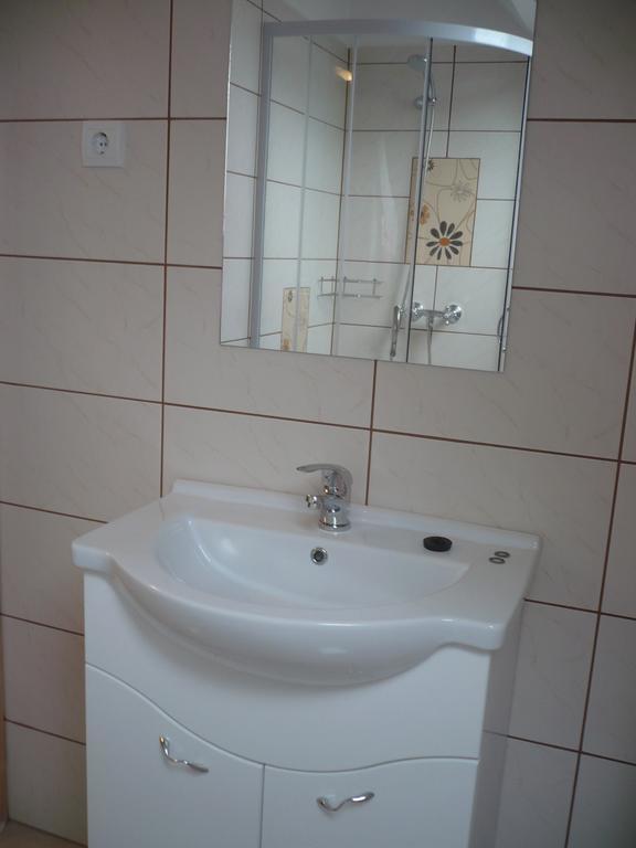 Eszter Apartmanhaz Hajdúszoboszló Zewnętrze zdjęcie